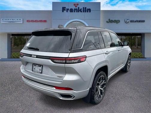 2025 Jeep Grand Cherokee Summit