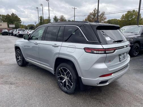 2025 Jeep Grand Cherokee Summit