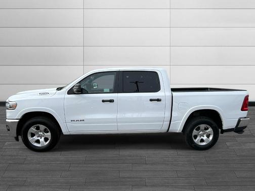 Bright White Clearcoat 2025 RAM 1500 Big Horn/Lone Star