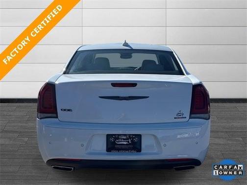 2023 Chrysler 300 Touring L