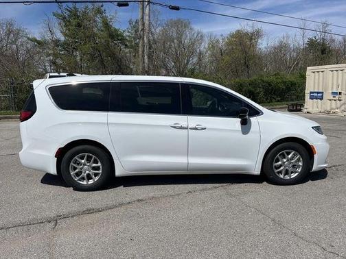 Bright White Clearcoat 2026 Chrysler Pacifica Select