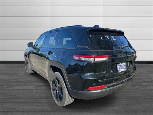 2022 Jeep Grand Cherokee Altitude
