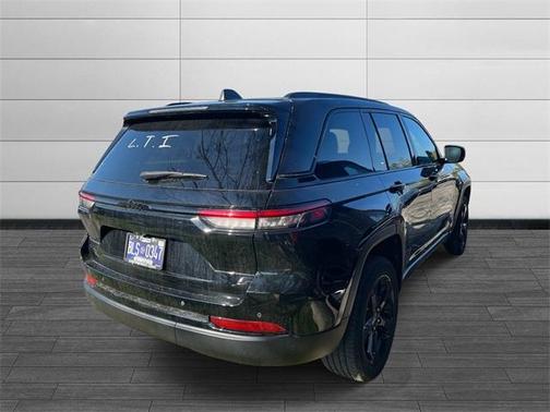 2022 Jeep Grand Cherokee Altitude