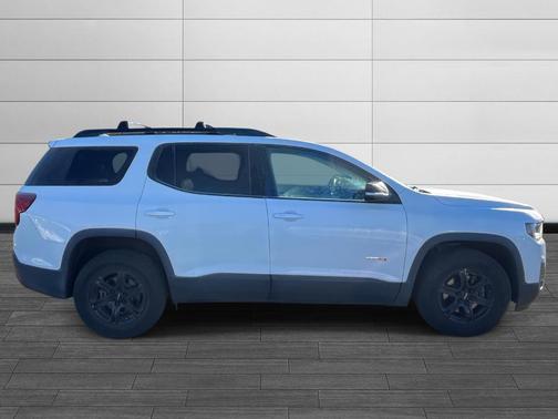 2021 GMC Acadia AT4
