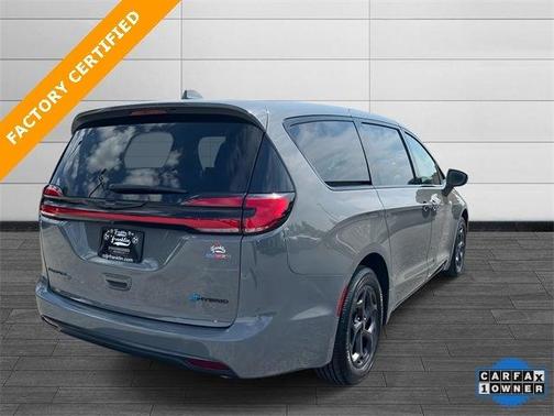 2022 Chrysler Pacifica Hybrid Touring L