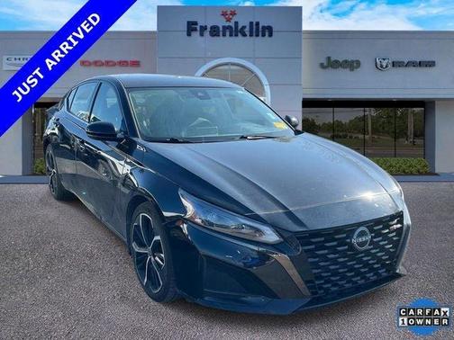 Black 2023 Nissan Altima 2.5 SR