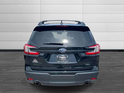 Crystal Black Silica 2025 Subaru Ascent Onyx Edition