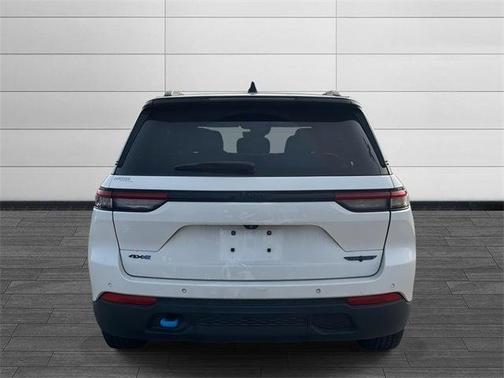 2022 Jeep Grand Cherokee 4xe Trailhawk