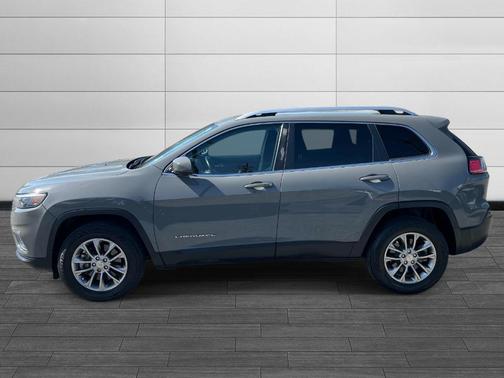 Sting Gray Clearcoat 2019 Jeep Cherokee Latitude Plus