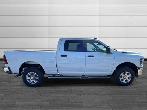 Bright White Clearcoat 2026 RAM 2500 Big Horn