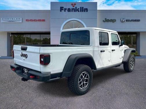 Bright White Clearcoat 2026 Jeep Gladiator Rubicon