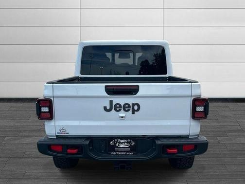 Bright White Clearcoat 2026 Jeep Gladiator Rubicon