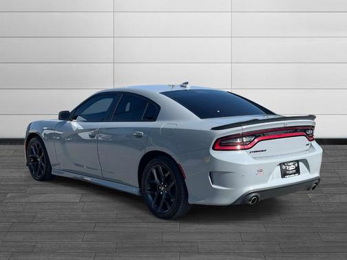 Smoke 2022 Dodge Charger GT