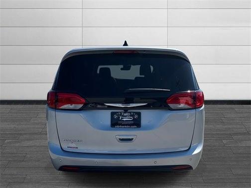 2026 Chrysler Voyager LX