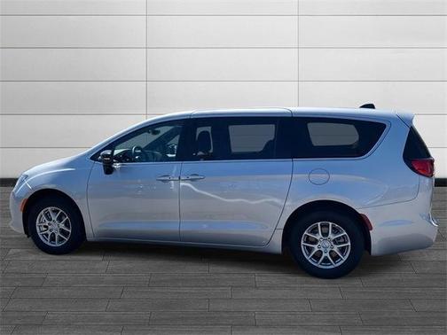 2026 Chrysler Voyager LX