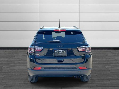 Diamond Black 2022 Jeep Compass Altitude