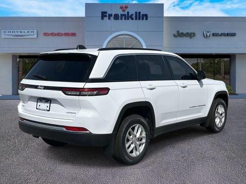 Bright White Clearcoat 2026 Jeep Grand Cherokee Laredo