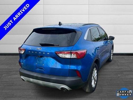 Blue Metallic 2020 Ford Escape SE