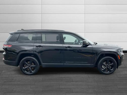 2022 Jeep Grand Cherokee L Laredo