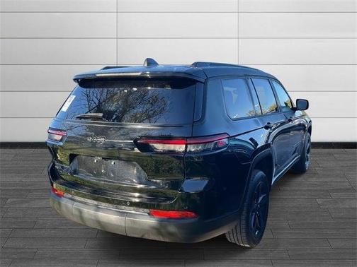 2022 Jeep Grand Cherokee L Laredo