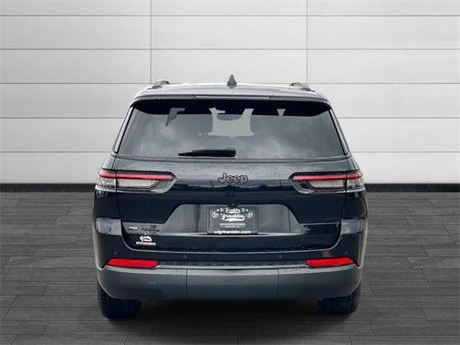 2022 Jeep Grand Cherokee L Laredo