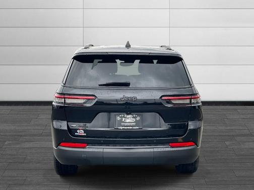 2022 Jeep Grand Cherokee L Laredo