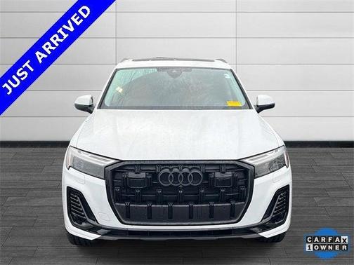 2025 Audi Q7 45 Premium Plus
