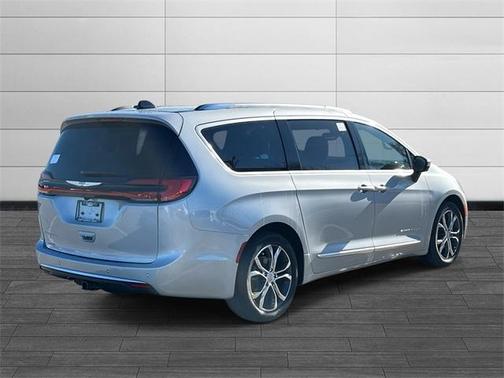 2026 Chrysler Pacifica Pinnacle