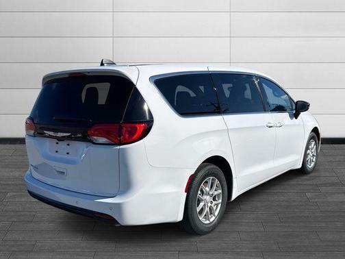 Bright White Clearcoat 2026 Chrysler Voyager LX