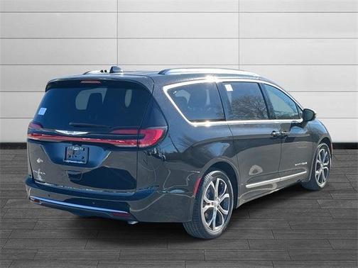2026 Chrysler Pacifica Pinnacle