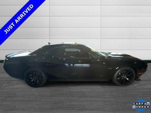 Pitch Black Clearcoat 2019 Dodge Challenger R/T