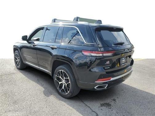 2022 Jeep Grand Cherokee Summit