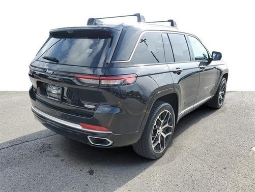 2022 Jeep Grand Cherokee Summit