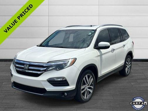 White Diamond Pearl 2017 Honda Pilot Touring