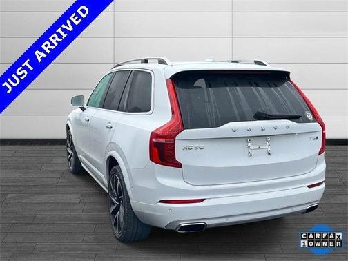 2019 Volvo XC90 T6 Momentum