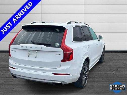 2019 Volvo XC90 T6 Momentum