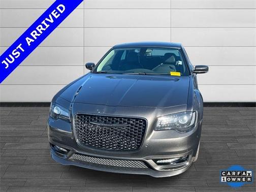2021 Chrysler 300 Touring