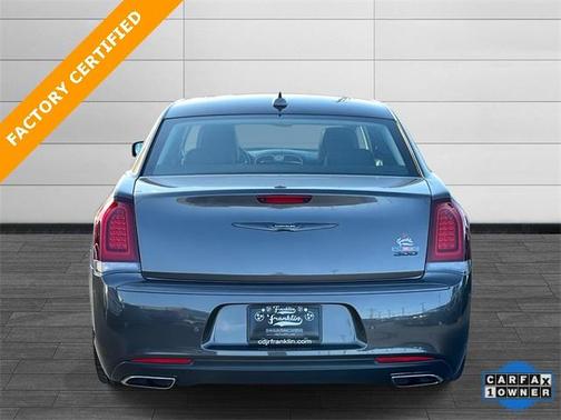 2021 Chrysler 300 Touring