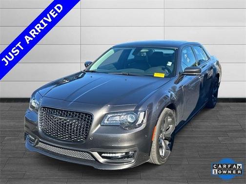 2021 Chrysler 300 Touring