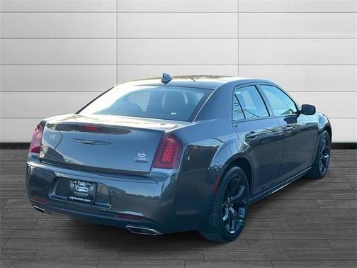 2021 Chrysler 300 Touring