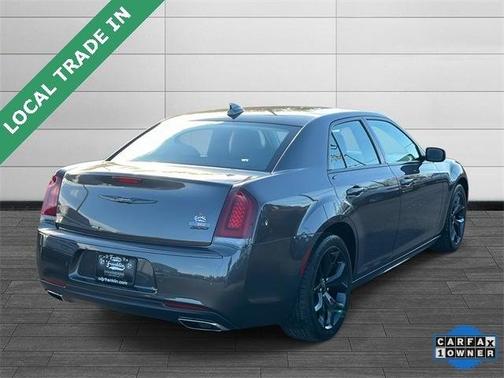 2021 Chrysler 300 Touring