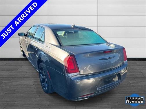 2021 Chrysler 300 Touring