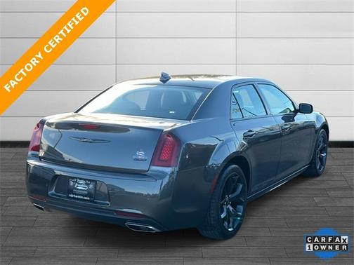 2021 Chrysler 300 Touring