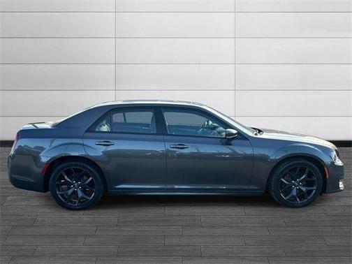 2021 Chrysler 300 Touring
