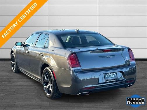 2021 Chrysler 300 Touring