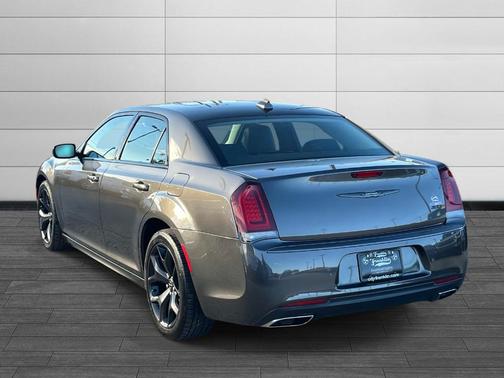 2021 Chrysler 300 Touring