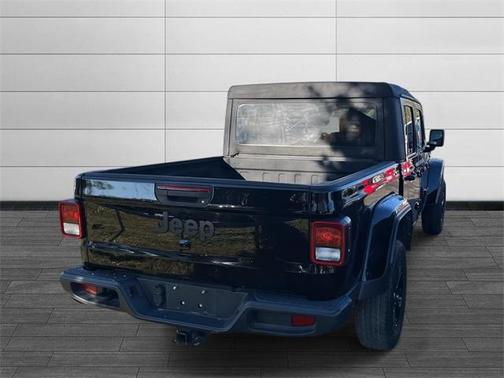 2022 Jeep Gladiator Sport