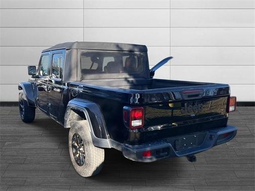 2022 Jeep Gladiator Sport