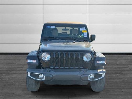 2022 Jeep Gladiator Sport