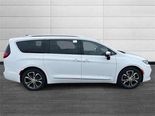 2026 Chrysler Pacifica Pinnacle